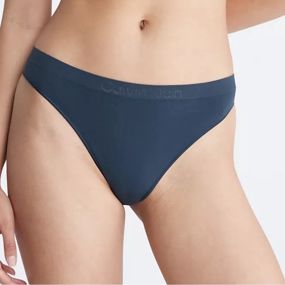 Calvin Klein Women's Seamless Bonded Flex Bikini - Picture 1 of 2